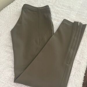 Gucci Olive Green Tailored Pants Side Zip Straight Leg Size 40 Made in Italy
